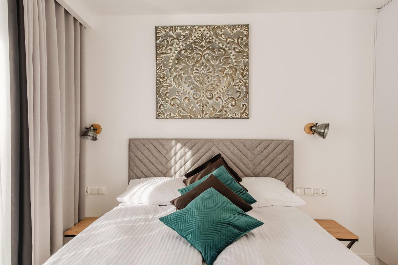 Rezydencja Ornak 5 - Stylowe Apartamenty Z Balkonami I Jacuzzi, 5 Min Pieszo Do Krupowek, Izby Podhalanskie Zakopane Esterno foto