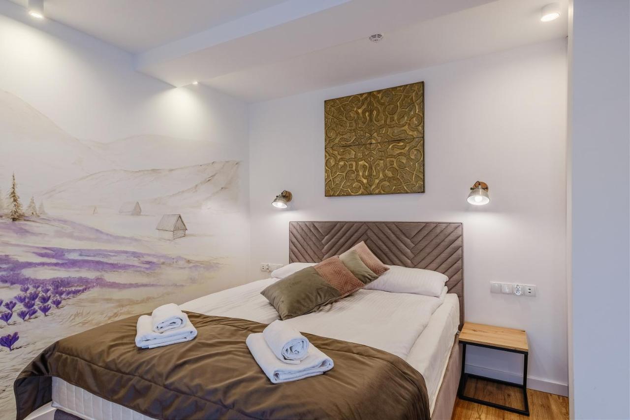 Rezydencja Ornak 5 - Stylowe Apartamenty Z Balkonami I Jacuzzi, 5 Min Pieszo Do Krupowek, Izby Podhalanskie Zakopane Esterno foto