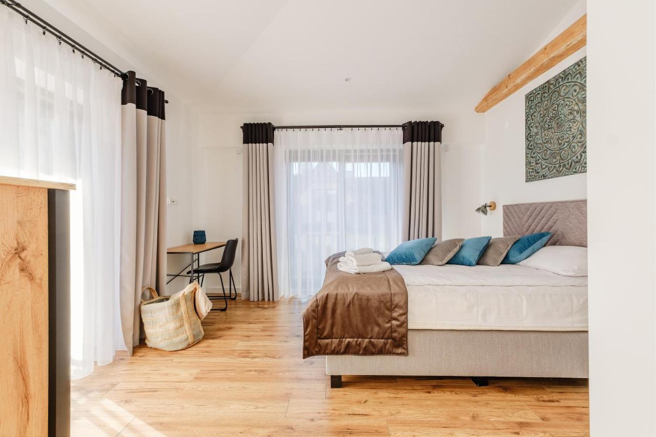 Rezydencja Ornak 5 - Stylowe Apartamenty Z Balkonami I Jacuzzi, 5 Min Pieszo Do Krupowek, Izby Podhalanskie Zakopane Esterno foto