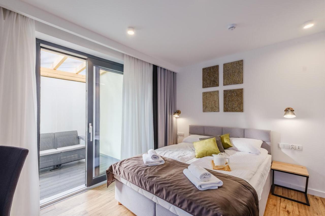 Rezydencja Ornak 5 - Stylowe Apartamenty Z Balkonami I Jacuzzi, 5 Min Pieszo Do Krupowek, Izby Podhalanskie Zakopane Esterno foto