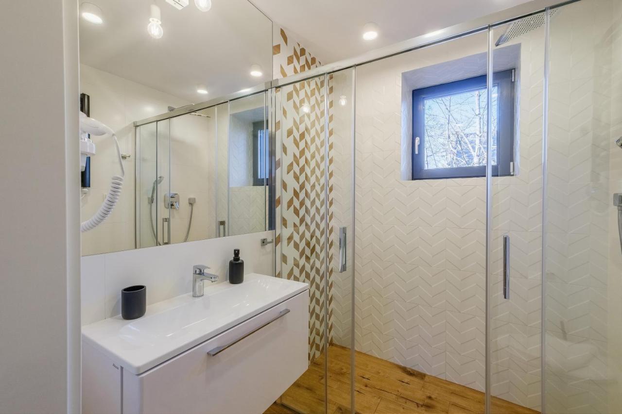 Rezydencja Ornak 5 - Stylowe Apartamenty Z Balkonami I Jacuzzi, 5 Min Pieszo Do Krupowek, Izby Podhalanskie Zakopane Esterno foto