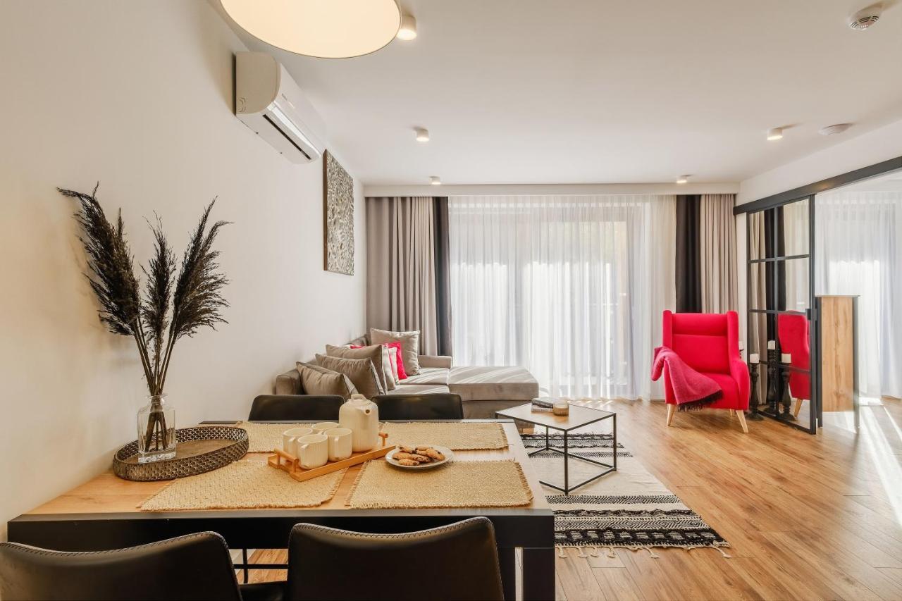 Rezydencja Ornak 5 - Stylowe Apartamenty Z Balkonami I Jacuzzi, 5 Min Pieszo Do Krupowek, Izby Podhalanskie Zakopane Esterno foto