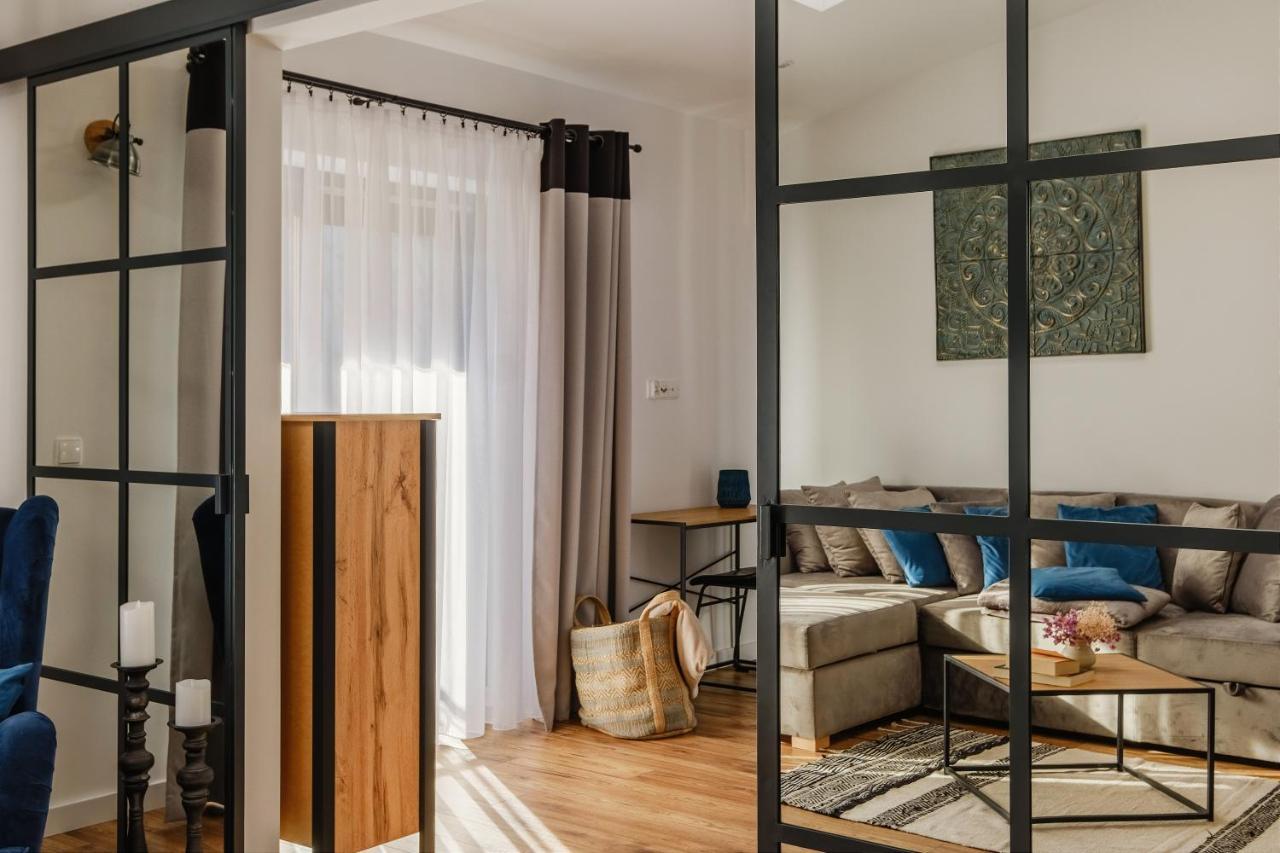 Rezydencja Ornak 5 - Stylowe Apartamenty Z Balkonami I Jacuzzi, 5 Min Pieszo Do Krupowek, Izby Podhalanskie Zakopane Esterno foto