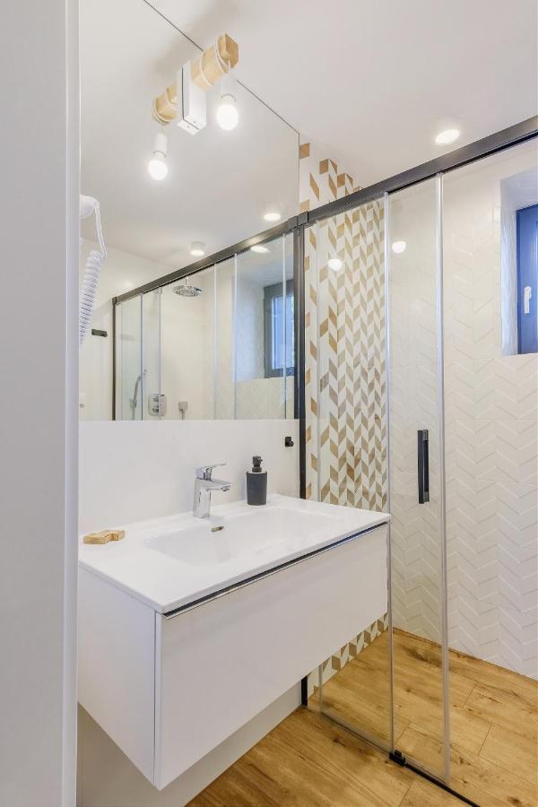 Rezydencja Ornak 5 - Stylowe Apartamenty Z Balkonami I Jacuzzi, 5 Min Pieszo Do Krupowek, Izby Podhalanskie Zakopane Esterno foto