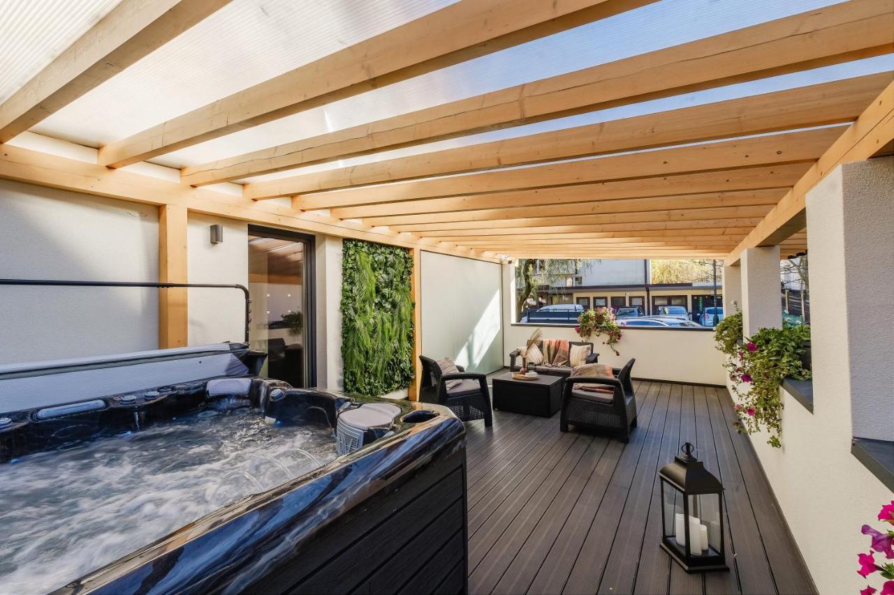Rezydencja Ornak 5 - Stylowe Apartamenty Z Balkonami I Jacuzzi, 5 Min Pieszo Do Krupowek, Izby Podhalanskie Zakopane Esterno foto